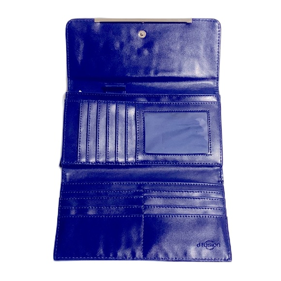 D.Fushion Faux Crocodile Wallet - Picture 2 of 7